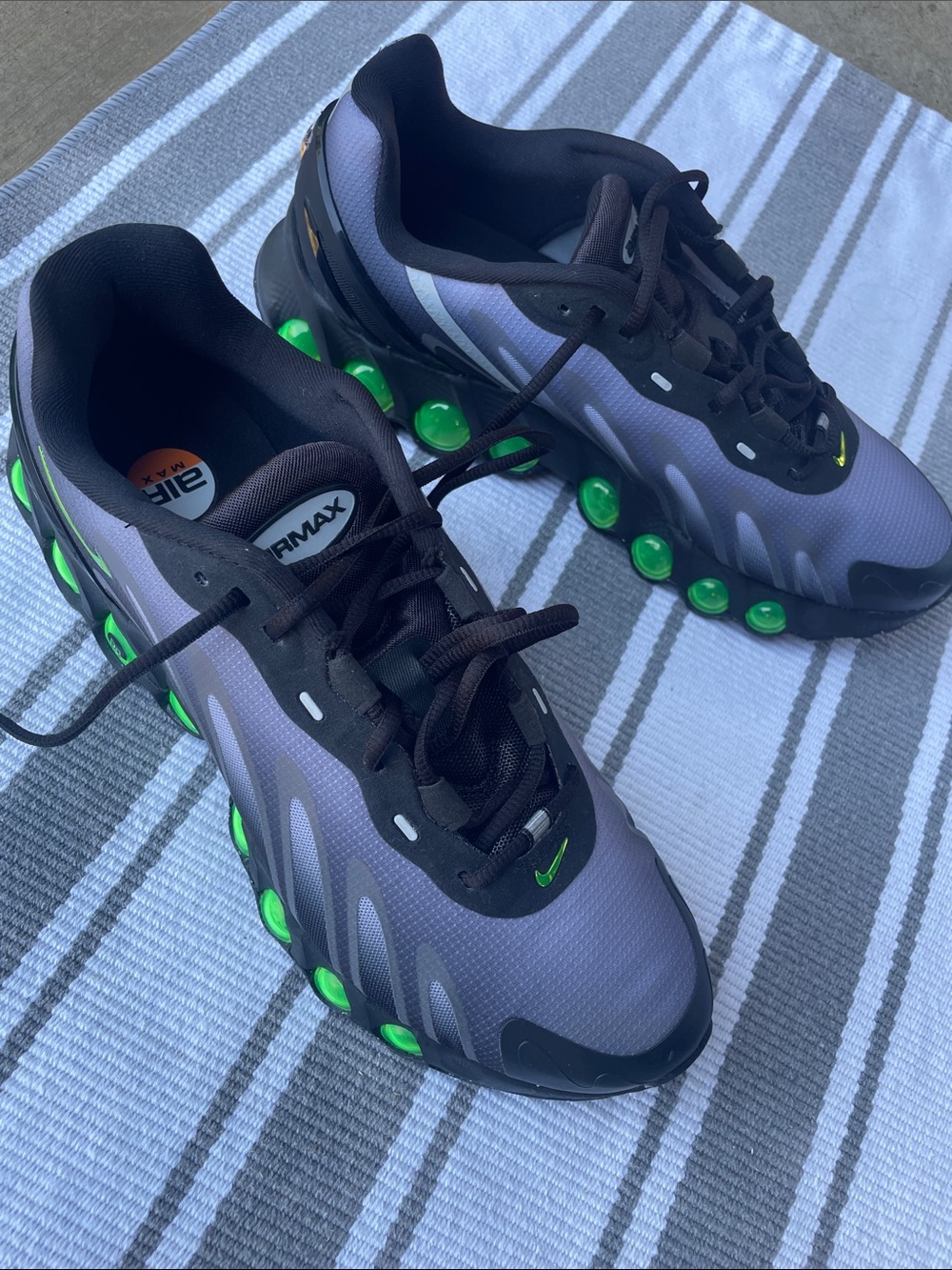 Nike Men's Sneakers in Grey with Neon Green Air Max Dn